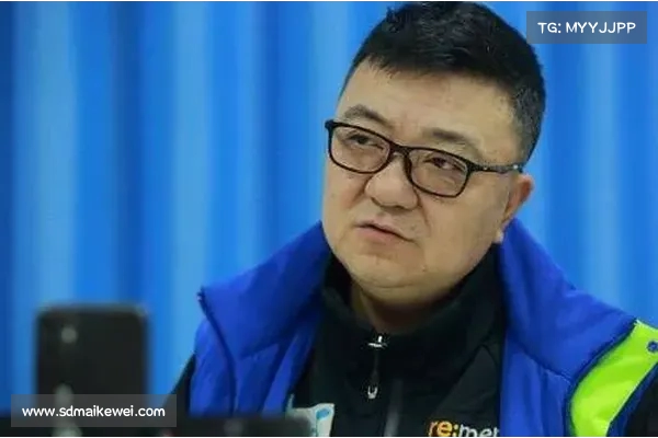 卡里乌斯经过半年待业终于重返赛场以太惨了!新工作引发球迷热议 卡里乌斯经过半年待业终于重返赛场以太惨了!新工作引发球迷热议